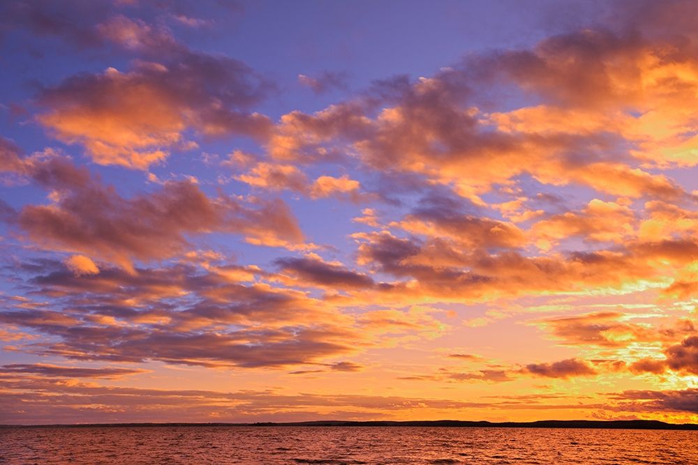 Canada-Ontario-Pakwash Lake Provincial Park-Pakwash Lake at sunset